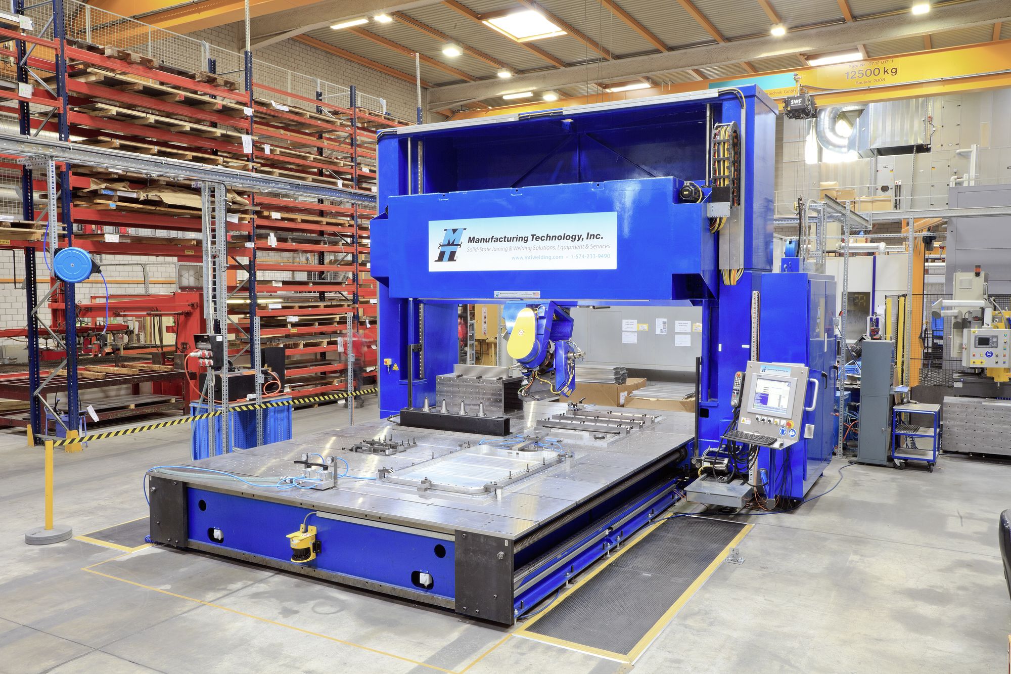 Rührreibschweißmaschine von MTI bei der Firma Rapid Technic AG